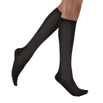 Jobst soSoft Socks KneeHigh 15-20 mmHg Black Medium 1/pair (Jobst Ultrasheer 15-20 Knee Hi) - Img 1