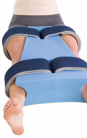 ProCare® Hip Abduction Pillow, Medium, 1 Each (Immobilizers, Splints and Supports) - Img 1